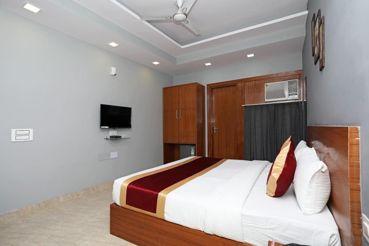 Отель Capital O Aashiyana Paradise Near Omaxe Gurgaon Mall Экстерьер фото