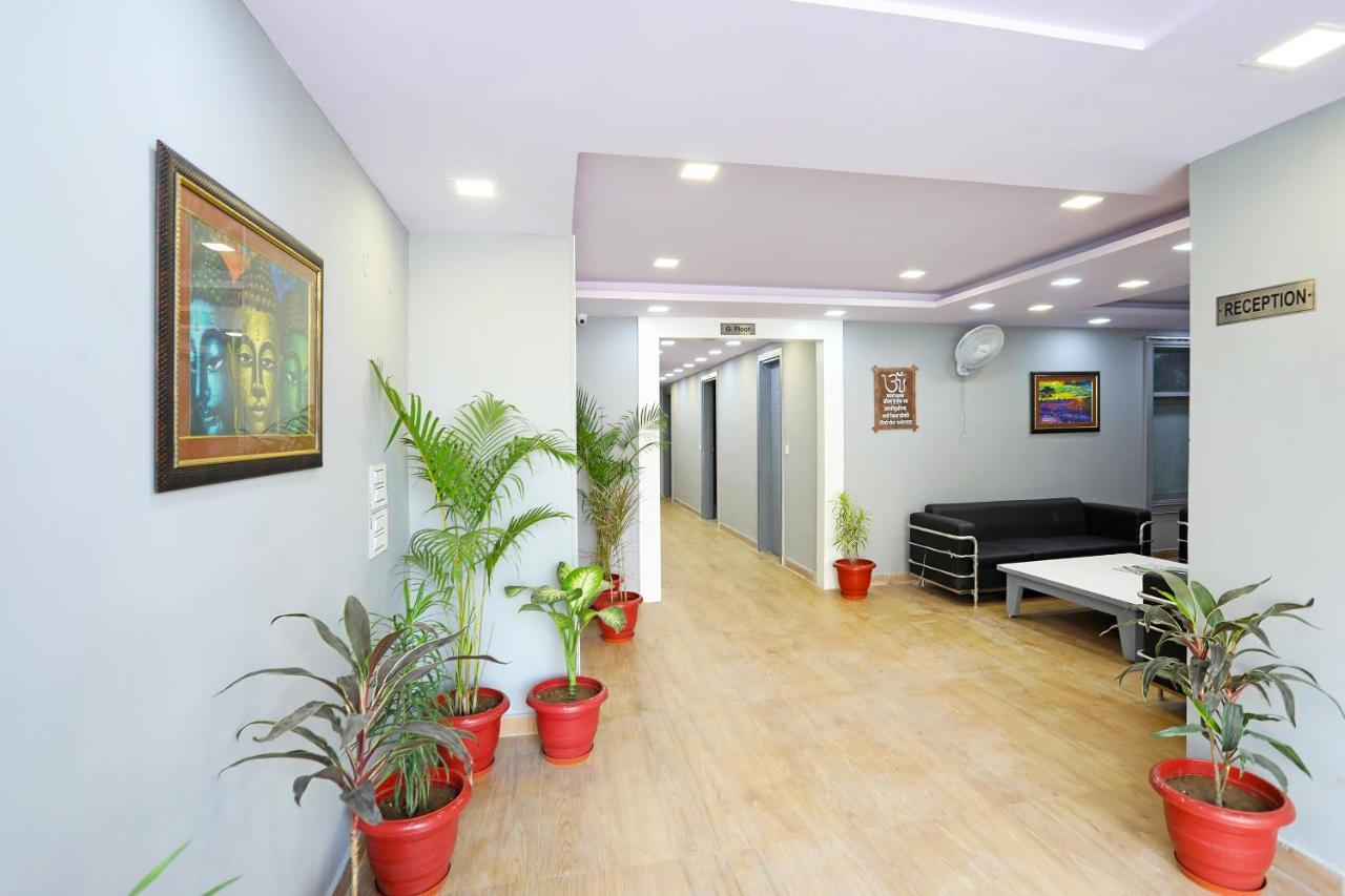 Отель Capital O Aashiyana Paradise Near Omaxe Gurgaon Mall Экстерьер фото